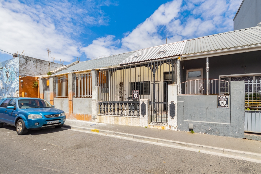 2 Bedroom Property for Sale in Woodstock Western Cape